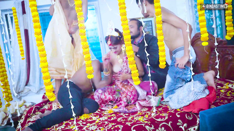 Biind as times: Gangbang suhagarat - esposa india india muy primera suhagarat con cuatro...