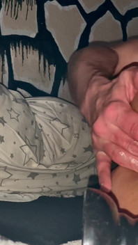 Penis foarte gros în fund