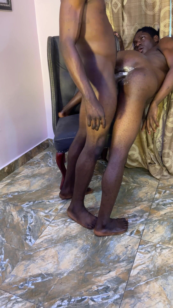 Vicfairy: Gran polla negra tan caliente en mi culo