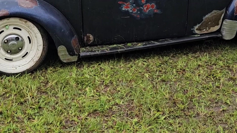 M4ndy: Bermain dalam katil dengan Beetle