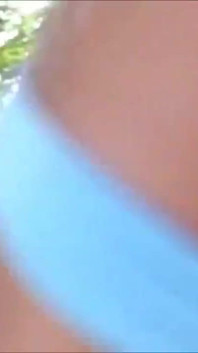 Tante seksi lagi asik orgasme sama orang asing
