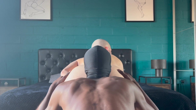 davidedpxxx: Anon, schwarzer typ mit gut bestückter schwanz kommt zur besamung