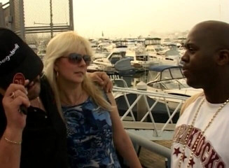 BBC Bootycasting: Blonde mature gets fucked by lucky black guy