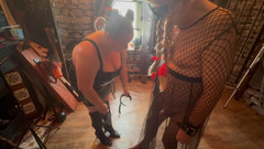 Aaexperiencesltd: Část 1: Domina Satana a její otrok nazvaný otrok Andrew.