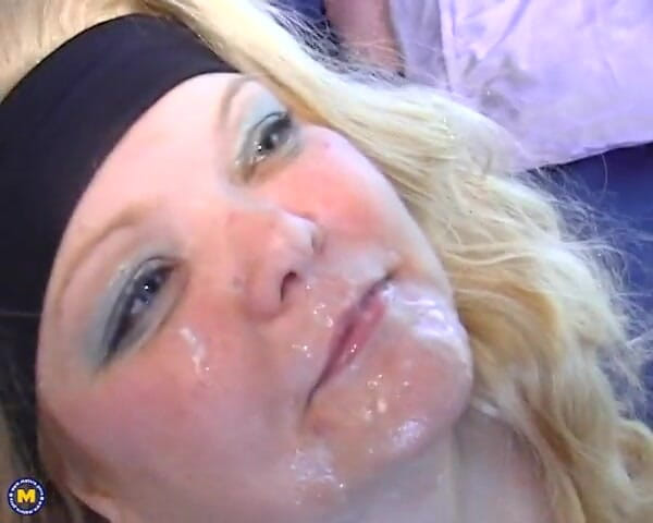 Mature NL: Blonde BBW Takes It All