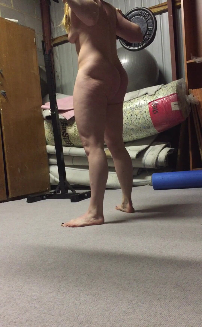 Michellexm: 누드 스트레칭