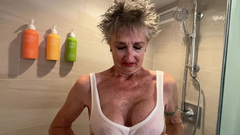 FromThisNight: In Our Waikiki Hotel -- Suspenders, Sunset, and Slow-mo Shower