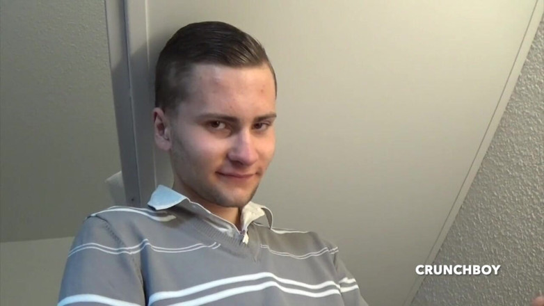 STRAIGHTS BOYS COERCED TO FUCK GAY: Homosexualului îi place să-și sugă prietenii heterosexuali