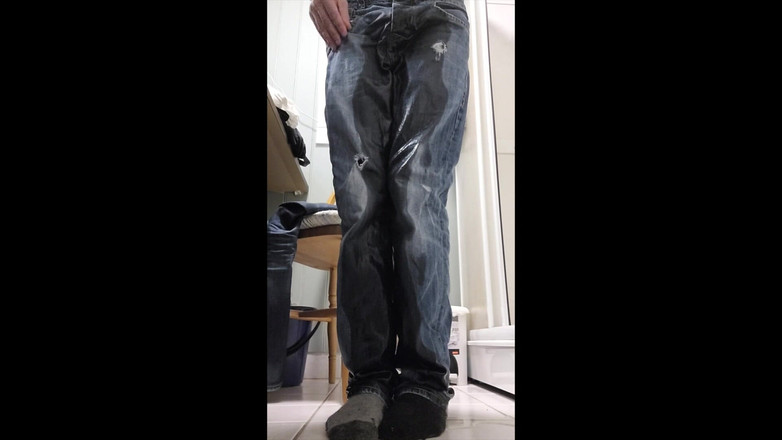 ABDL Diapers by Norsken77: Sexy jeans piscia