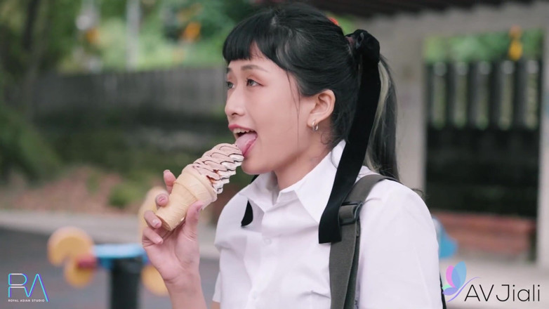 AV Jiali: Tayvanlı genç kız Bayan Han Yan röportaj yapıyor ve sert...