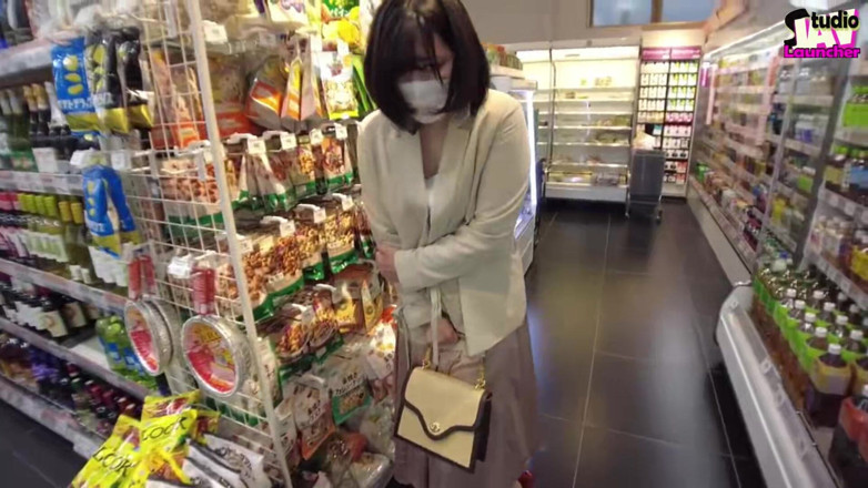 Studio JAV Launcher: Public Ripple - una chica sensible muestra su truco sin manos...