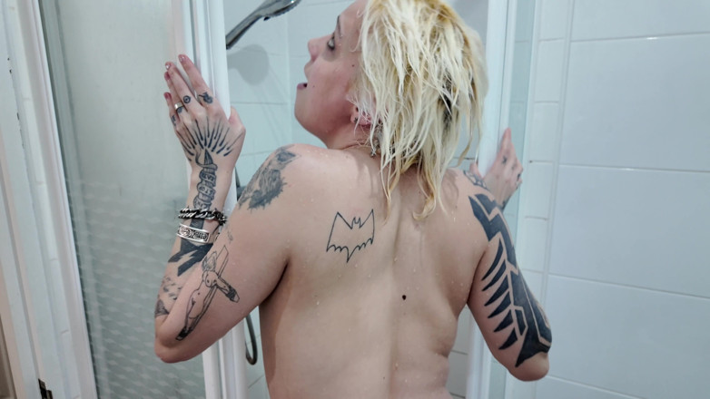 Glitterqueen1999: Neuk me onder de douche virtuele seks