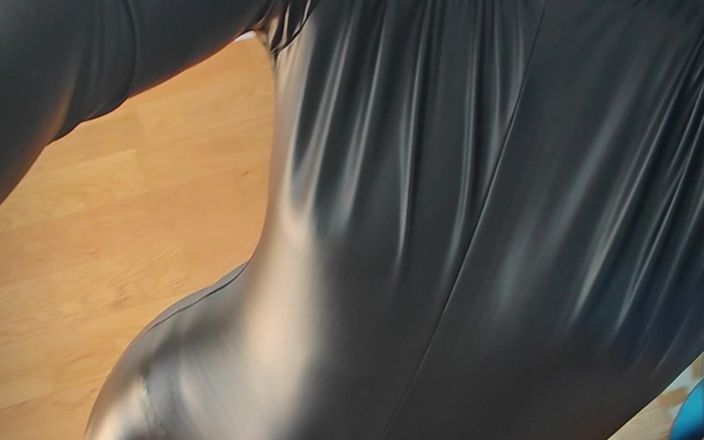 DeesseJulia: Stroje dnia: Fetish Wetlook Catsuit - Mistress Julia