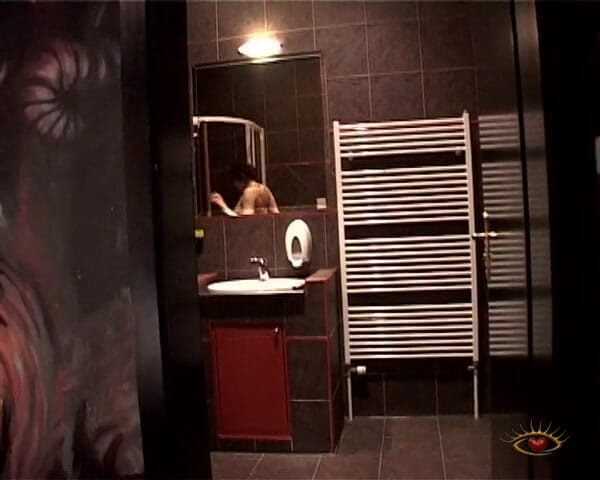 Big Sister: Amateur couple in hell room