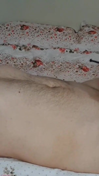 Soție sexy prima dată când sondează uretral pula cu un vibrator uriaș de 30 cm. Labă dură - tachinare și negare