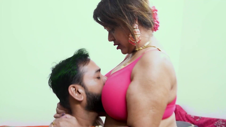 Queen star Desi: Lady House Owner Her Tainent, Hardcore Sex, Squarting