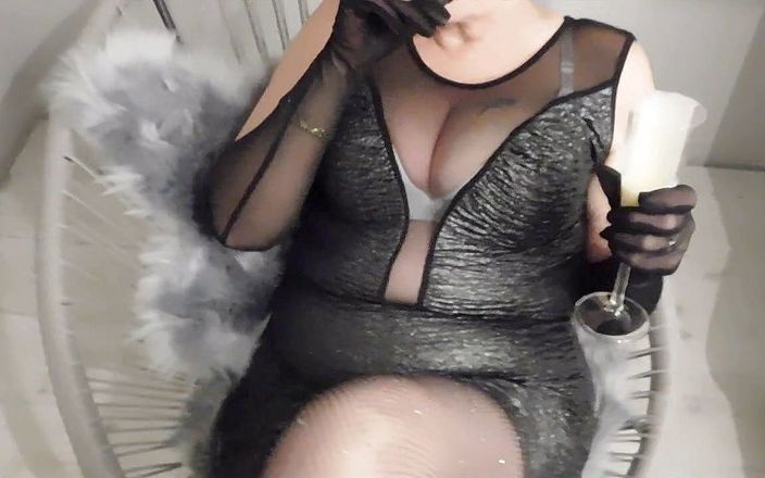Nylon Ann: Bere sborra e fumo un sigaro