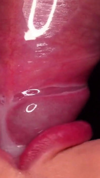 Cea mai bună muie cu muls cu prezervativ! A rupt prezervativul și s-a ales cu toată sperma în gură! Asmr - Supt de