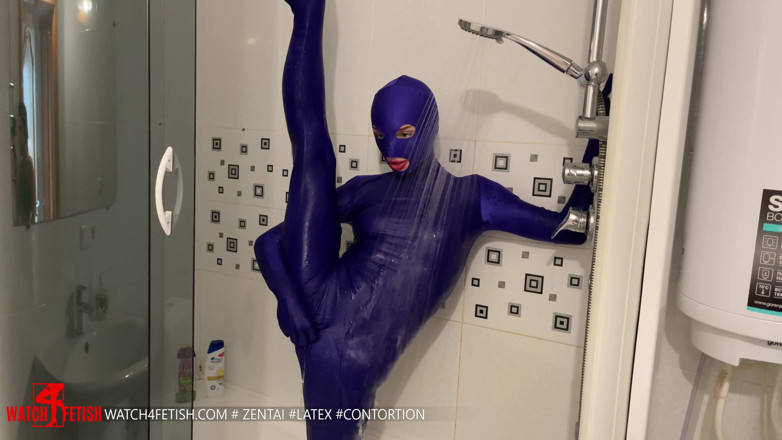 Gymrotic: Flexible acrobatic with dildo fun