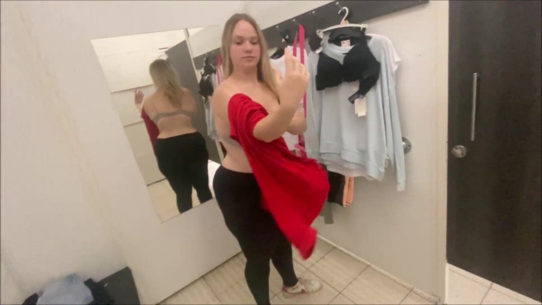 Bootyass Girl: Rychlé kouření v šatně Tesco