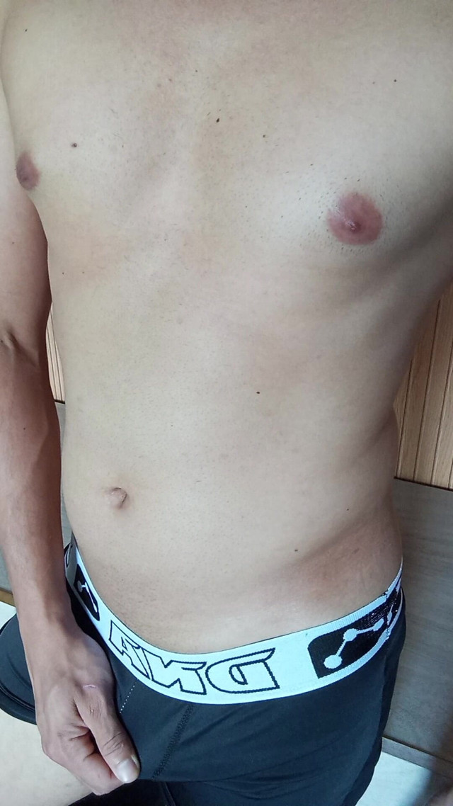 White Boy Shows Chests (Ray Oliver) White Boy Shows Chests (Ray Oliver)