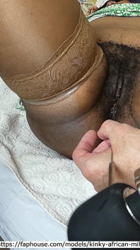Kinky African MILF's peeingday 3.mp4
