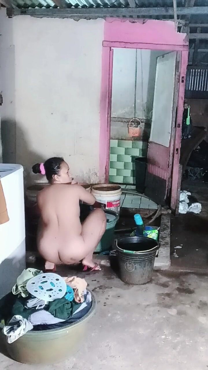 Rania: Washing Clothes While Naked