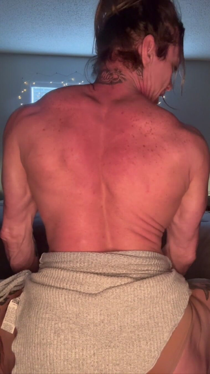 Simone Steele: Muskelmutter beugt sich