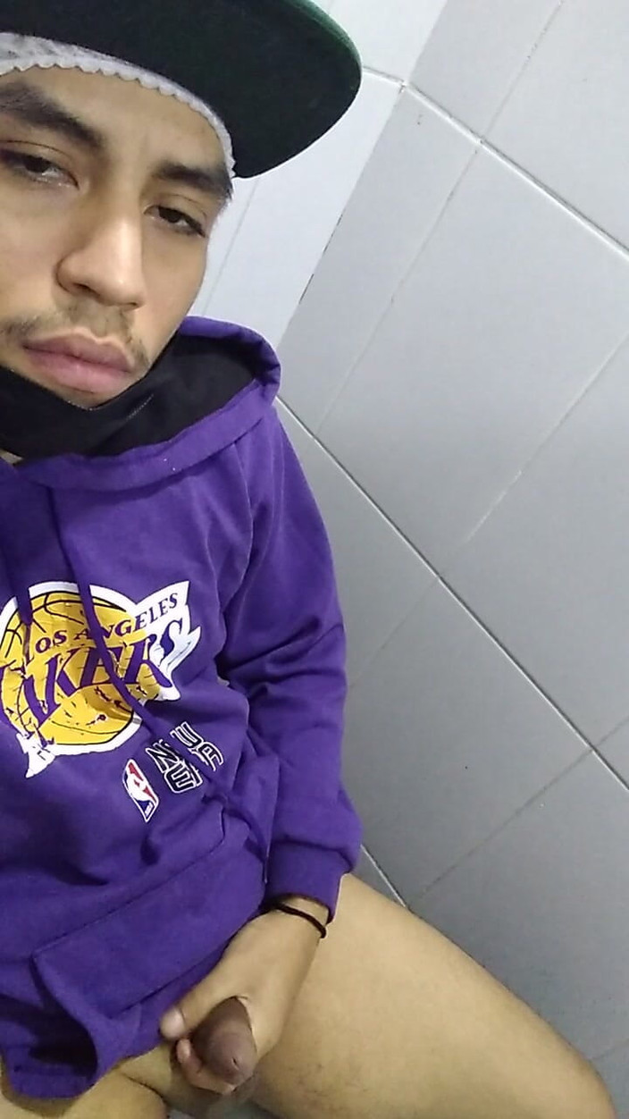 AlexAlejandro13: 나는 섹시한 여성이 내 옆에서 춤을 추고 있다고 상상하는 것을 정말 좋아합니다