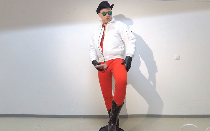 GERMANE_XL: คาวบอยในกางเกงชั้นในยาวสีแดง 1