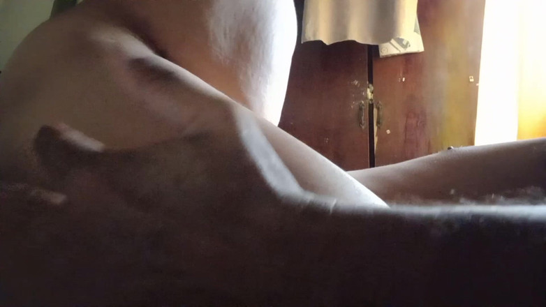 Daddy V: Я з'їв її пизду, щоб бути моїм обідом