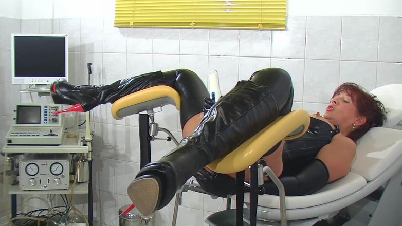 Rubber & Clinic Studio - 1ATOYS: Anal fisted - Experiência incrível