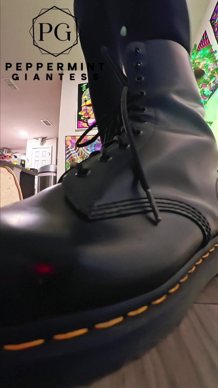 Peppermint Giantess: 6'7 Gergasi Dalam Doc Martens Stomping Hard Vicious Slowious Mo...