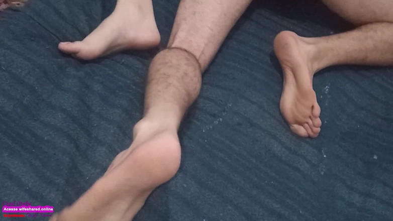 Cuckold Couple Swing: Esposa gostosa fodendo colega de quarto da faculdade