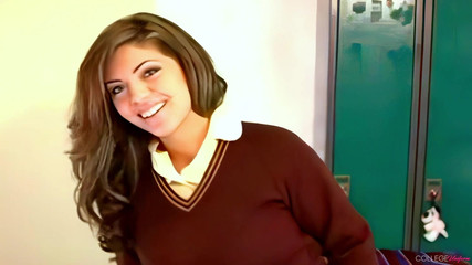 College Uniform: Samantha Buxton Classroom Menampilkan Samantha Buxton