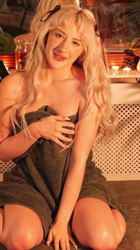 Joi si cewek hot dengan minyak pijatan hot setelah dipijat