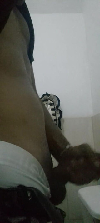 Latin sex 33: Masturbation in the bathroom while you work