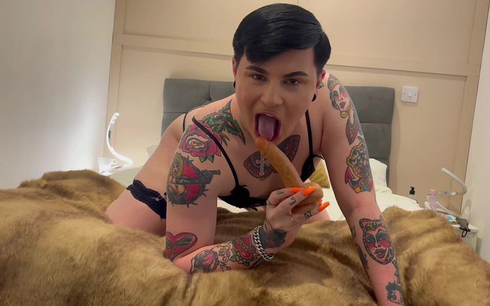 mothplayboy: Let Me Be Your First Femboy