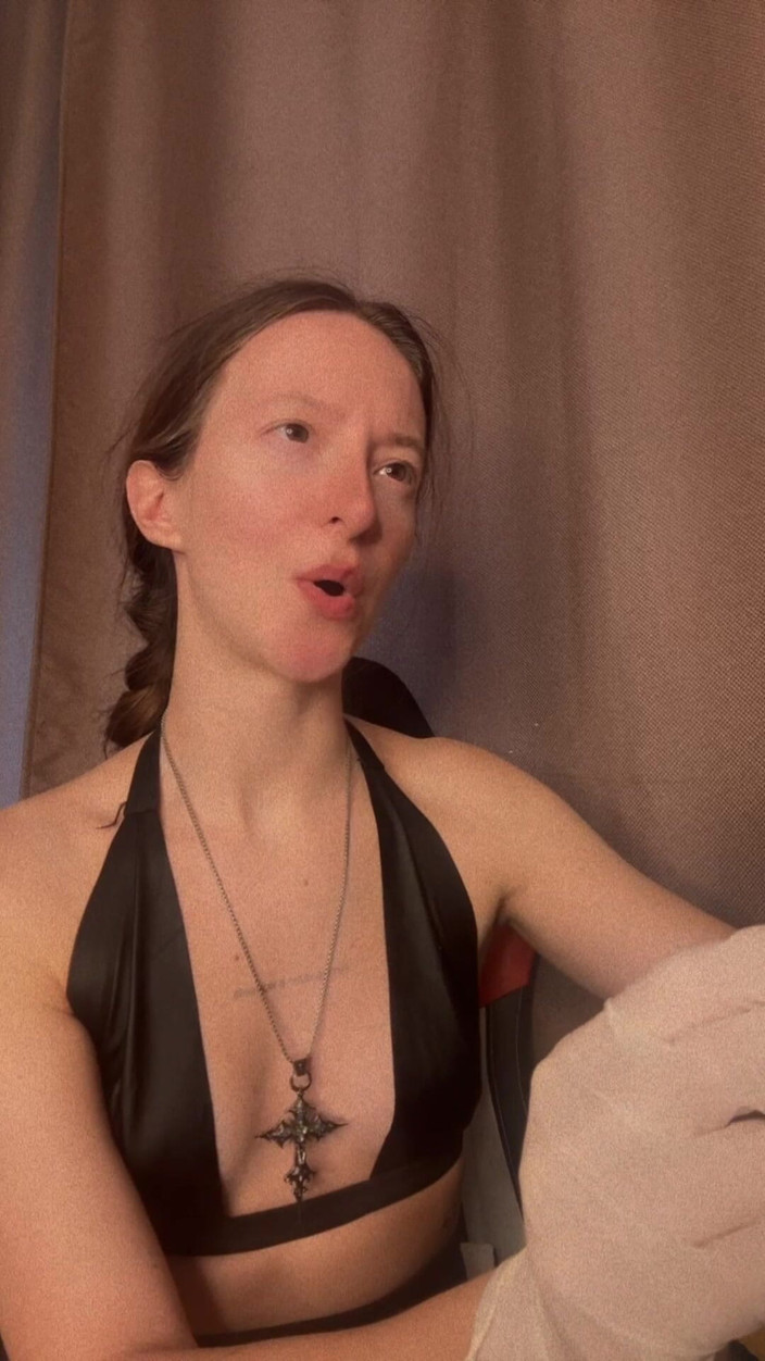 Skinny_lady69: Memeriksa pantatmu
