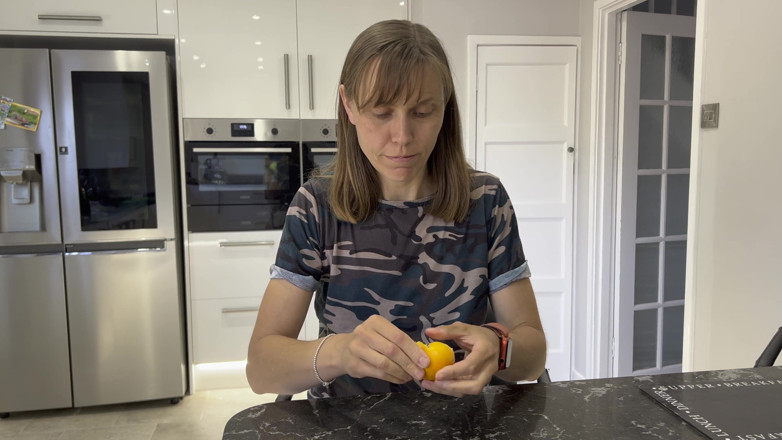 Wamgirlx: Svůdně lížu pomeranč