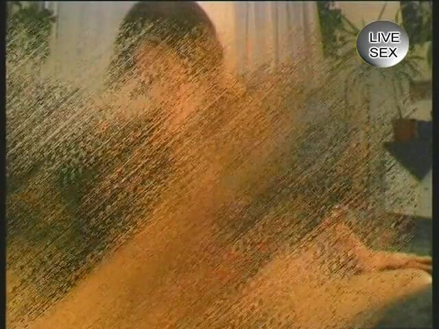 Horny Two really wet MILFs: ストッキングを身に着けている丸いお尻のブロンドがけいれん前に猫をおもちゃに