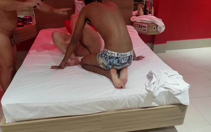 Minhaesposaparaoutro: I Kissed My Wife After the Black Guy Came in...