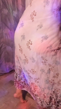 Desi danza nuda