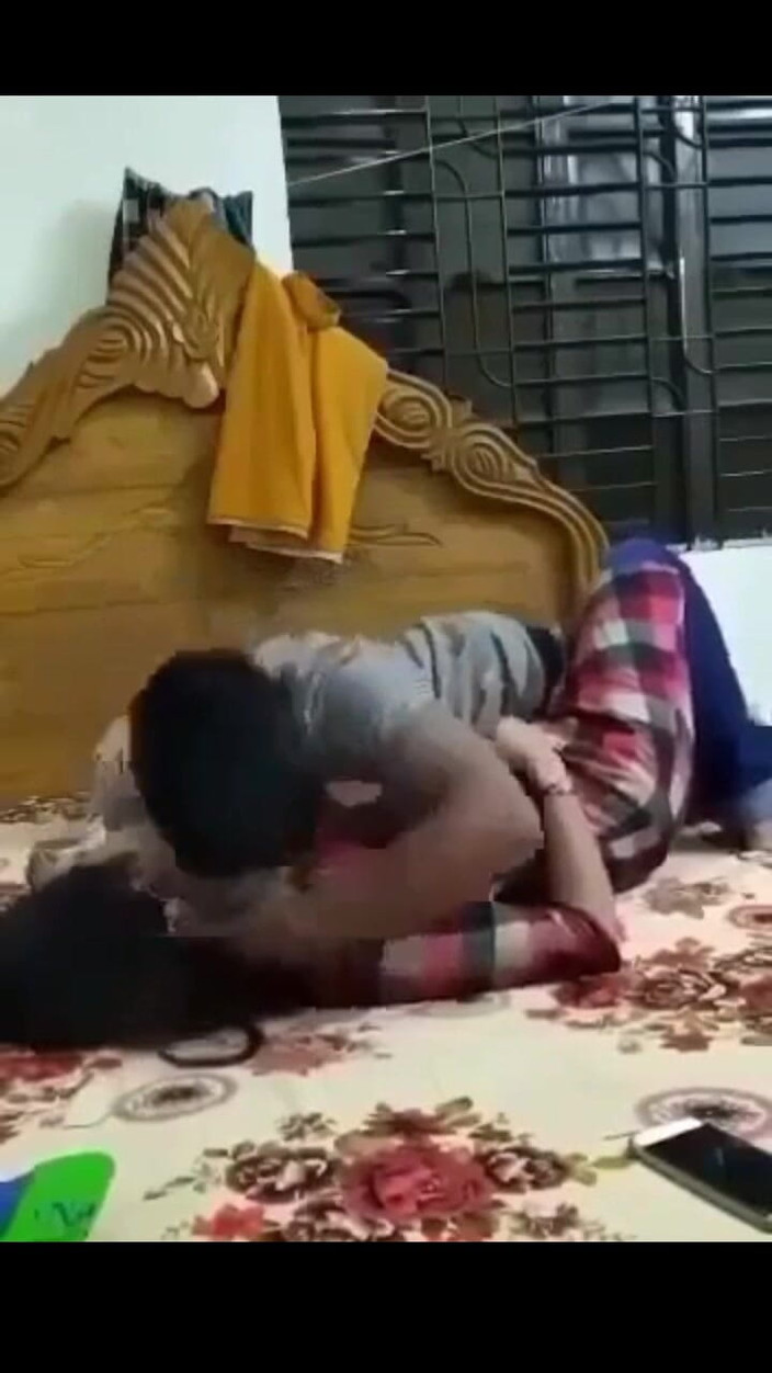 Mahatab Hossain Akash: Hintli bangla yenge