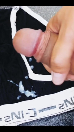 UnderXiaoQiang: Found another hot cum underwear video!