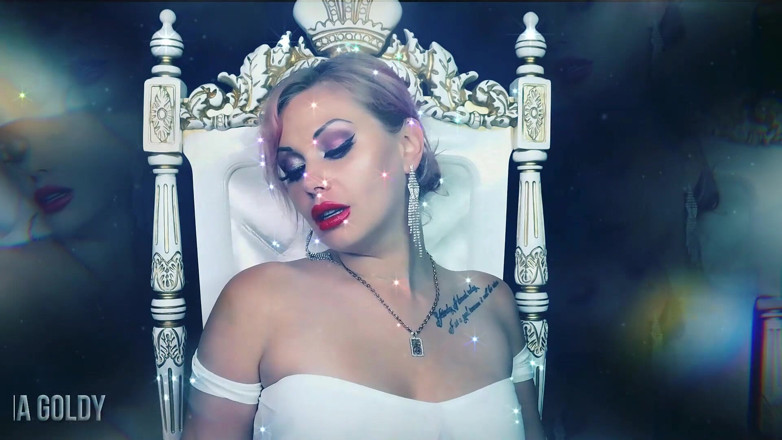 Goddess Misha Goldy: Siła mojej dominacji! Nawet w dużej odległości jesteś całkowicie mój!