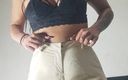 Brunette_sexy93: Tôi mặc quần jean để đi tiểu trên chúng