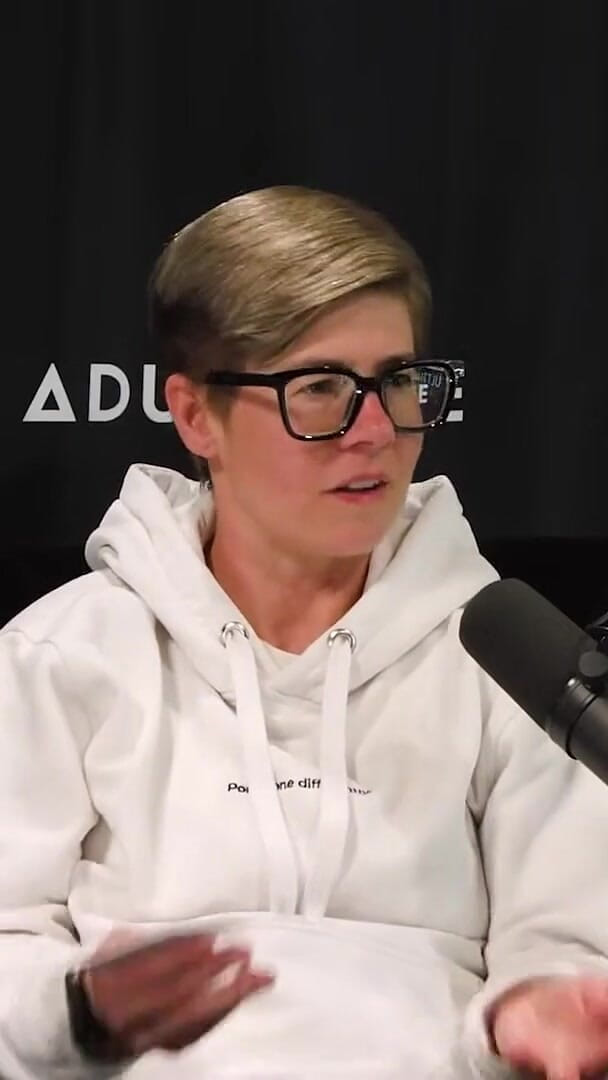 Adult Time Podcast: Vedete Podcast după agățarea lesbiană