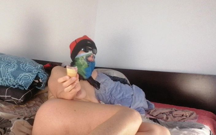 Amateur_MS: Amatör styvmamma slickar glass