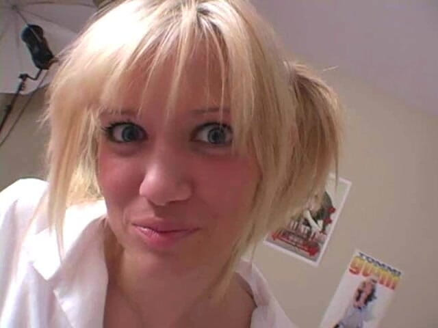 LegalThisWeek: Dani ger en lapdance med Dani Wild